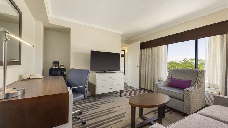 <b>Doubletree Hotel Milwaukee/Brookfield Room</b>. Images powered by <a href="https://iceportal.shijigroup.com/" title="IcePortal" target="_blank">IcePortal</a>.