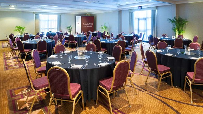 <b>Doubletree Hotel Milwaukee/Brookfield Meeting</b>. Images powered by <a href="https://iceportal.shijigroup.com/" title="IcePortal" target="_blank">IcePortal</a>.