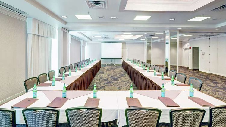 DoubleTree by Hilton Milwaukee Downtown Meeting