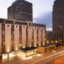 DoubleTree by Hilton Milwaukee Downtown
