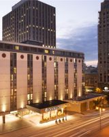 DoubleTree by Hilton Milwaukee Downtown