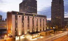 DoubleTree by Hilton Milwaukee Downtown