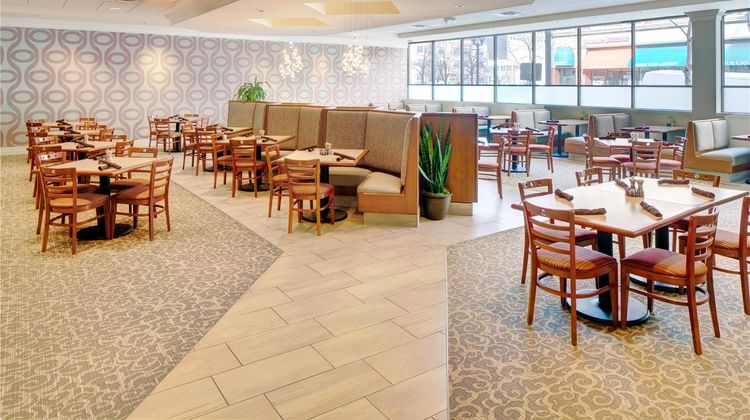 DoubleTree by Hilton Milwaukee Downtown Restaurant