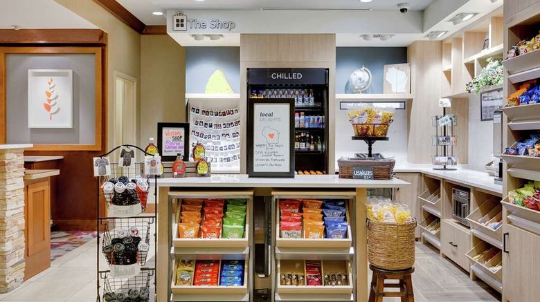 <b>Hilton Garden Inn Milwaukee Airport Restaurant</b>. Images powered by <a href="https://iceportal.shijigroup.com/" title="IcePortal" target="_blank">IcePortal</a>.