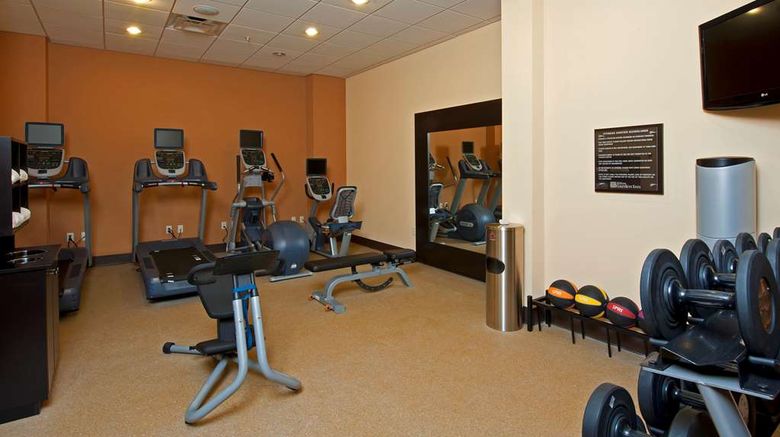 <b>Hilton Garden Inn Milwaukee Downtown Health</b>. Images powered by <a href="https://iceportal.shijigroup.com/" title="IcePortal" target="_blank">IcePortal</a>.