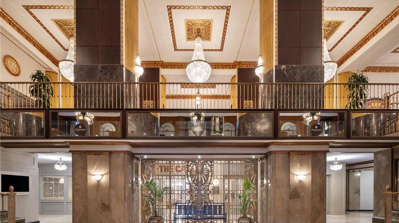 <b>Hilton Milwaukee Lobby</b>. Images powered by <a href="https://iceportal.shijigroup.com/" title="IcePortal" target="_blank">IcePortal</a>.