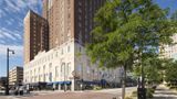 <b>Hilton Milwaukee Exterior</b>. Images powered by <a href="https://iceportal.shijigroup.com/" title="IcePortal" target="_blank">IcePortal</a>.