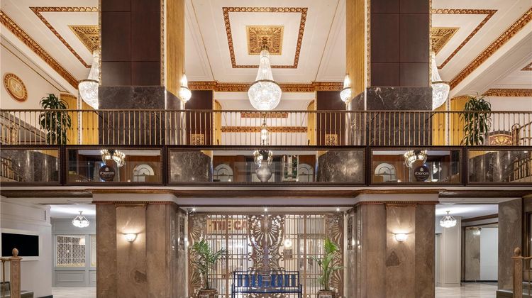 Hilton Milwaukee Lobby