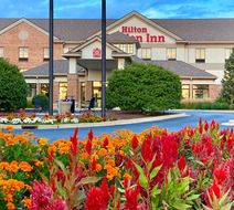 Hilton Garden Inn Oconomowoc Exterior