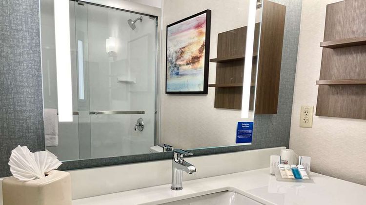 Hilton Garden Inn Oconomowoc Room