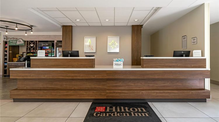 Hilton Garden Inn Oconomowoc Lobby