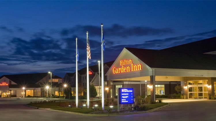 Hilton Garden Inn Milwaukee/Park Place Exterior