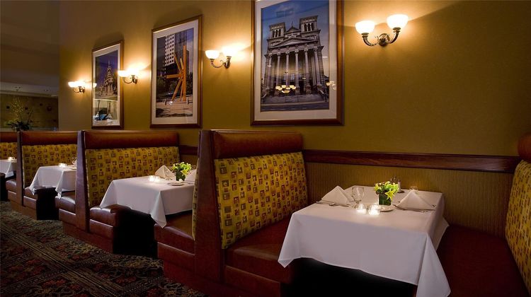 Hilton Garden Inn Milwaukee/Park Place Restaurant