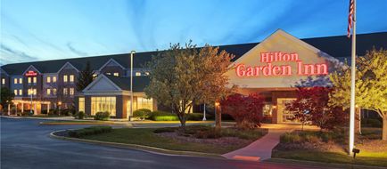 Hilton Garden Inn Milwaukee/Park Place Exterior