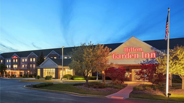 Hilton Garden Inn Milwaukee/Park Place Exterior