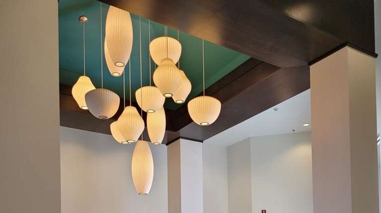 <b>Hilton Garden Inn Mankato Downtown Lobby</b>. Images powered by <a href="https://iceportal.shijigroup.com/" title="IcePortal" target="_blank">IcePortal</a>.