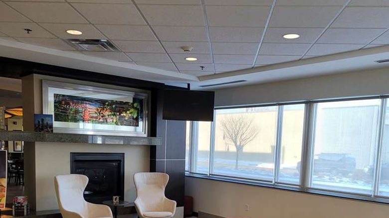 <b>Hilton Garden Inn Mankato Downtown Lobby</b>. Images powered by <a href="https://iceportal.shijigroup.com/" title="IcePortal" target="_blank">IcePortal</a>.
