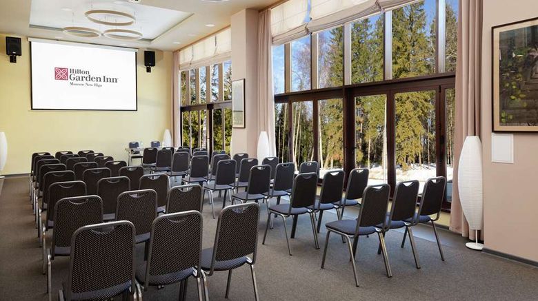 <b>Hilton Garden Inn Moscow New Riga Meeting</b>. Images powered by <a href="https://iceportal.shijigroup.com/" title="IcePortal" target="_blank">IcePortal</a>.