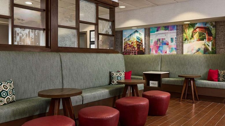 <b>Hampton Inn Massillon Lobby</b>. Images powered by <a href="https://iceportal.shijigroup.com/" title="IcePortal" target="_blank">IcePortal</a>.