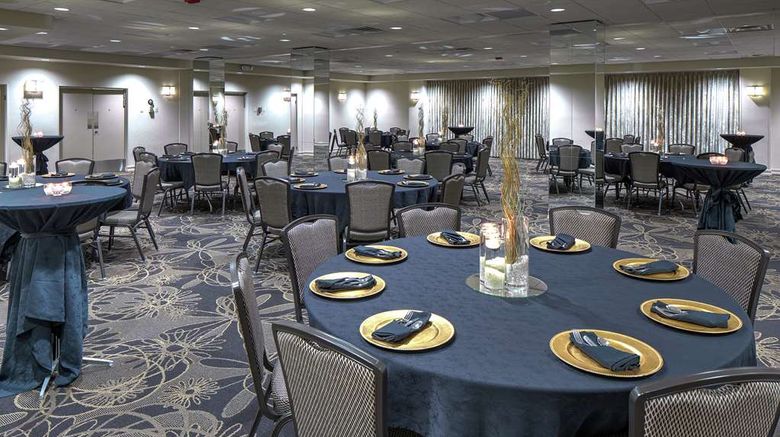<b>Doubletree by Hilton Madison Downtown Meeting</b>. Images powered by <a href="https://iceportal.shijigroup.com/" title="IcePortal" target="_blank">IcePortal</a>.
