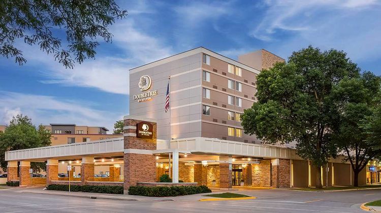 Doubletree by Hilton Madison Downtown Exterior