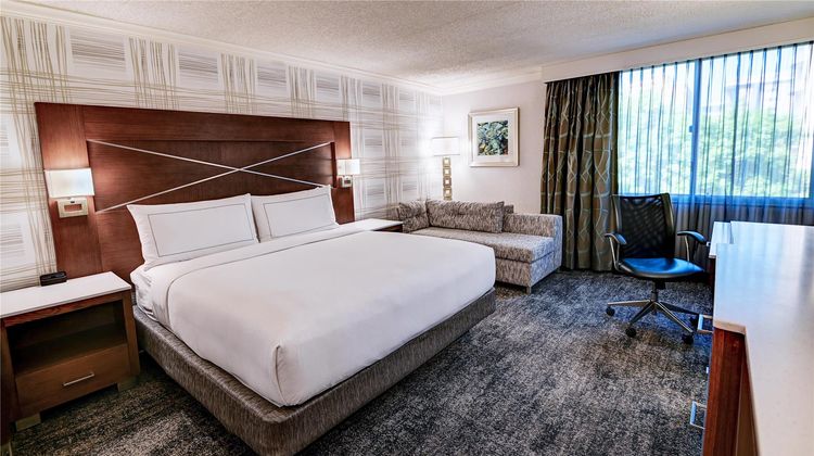 Doubletree by Hilton Madison Downtown Room