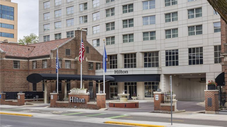 <b>Hilton Madison Monona Terrace Exterior</b>. Images powered by <a href="https://iceportal.shijigroup.com/" title="IcePortal" target="_blank">IcePortal</a>.