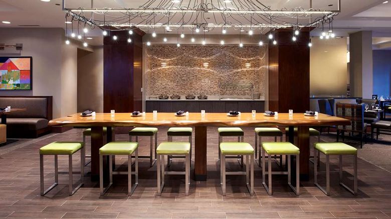 <b>Hilton Minneapolis/St Paul Airport Mall Restaurant</b>. Images powered by <a href="https://iceportal.shijigroup.com/" title="IcePortal" target="_blank">IcePortal</a>.