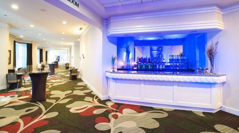 <b>Hilton Minneapolis/St Paul Airport Mall Lobby</b>. Images powered by <a href="https://iceportal.shijigroup.com/" title="IcePortal" target="_blank">IcePortal</a>.