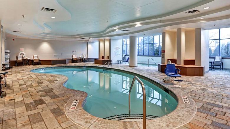 <b>Embassy Suites Minneapolis Airport Pool</b>. Images powered by <a href="https://iceportal.shijigroup.com/" title="IcePortal" target="_blank">IcePortal</a>.