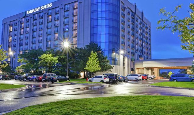 Embassy Suites Minneapolis Airport Exterior