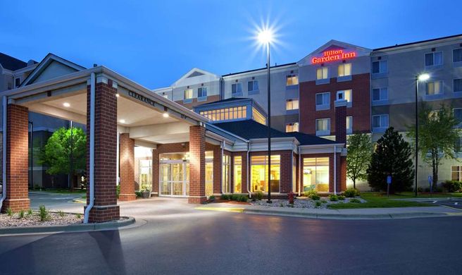 Hilton Garden Inn Bloomington Exterior