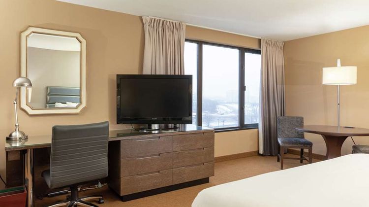 DoubleTree by Hilton Bloomington Mpls S Room