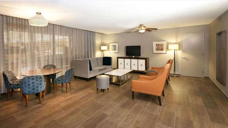 DoubleTree by Hilton Bloomington Mpls S Room