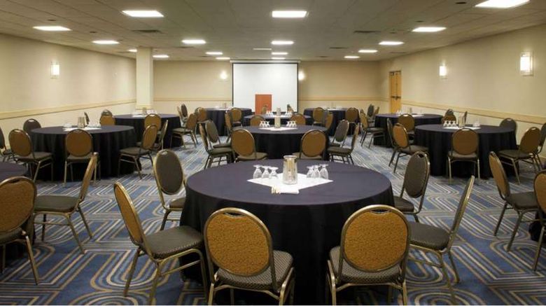 <b>DoubleTree by Hilton Bloomington Mpls S Meeting</b>. Images powered by <a href="https://iceportal.shijigroup.com/" title="IcePortal" target="_blank">IcePortal</a>.