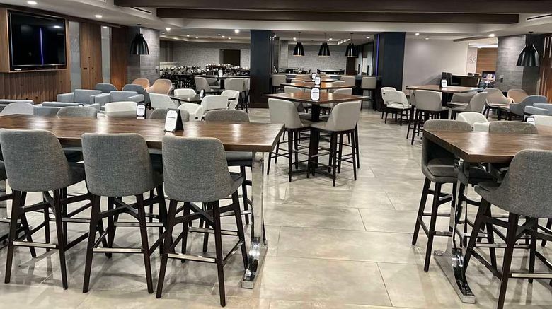 <b>DoubleTree by Hilton Bloomington Mpls S Restaurant</b>. Images powered by <a href="https://iceportal.shijigroup.com/" title="IcePortal" target="_blank">IcePortal</a>.