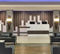 DoubleTree by Hilton Bloomington Mpls S Lobby