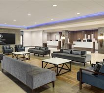DoubleTree by Hilton Bloomington Mpls S Lobby