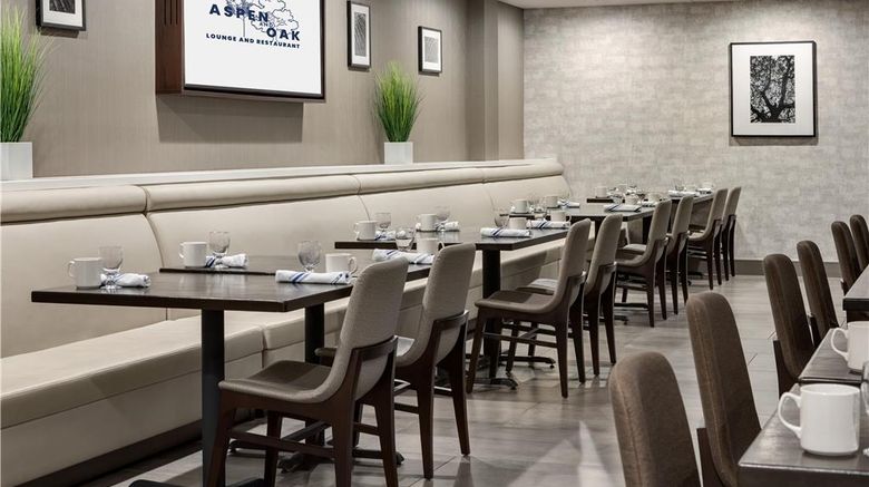 <b>DoubleTree by Hilton Bloomington Mpls S Restaurant</b>. Images powered by <a href="https://iceportal.shijigroup.com/" title="IcePortal" target="_blank">IcePortal</a>.