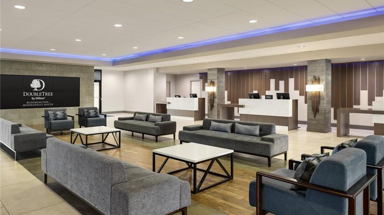 DoubleTree by Hilton Bloomington Mpls S Lobby