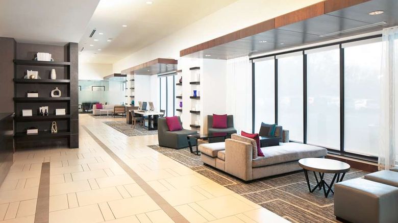 <b>Hilton Minneapolis - Bloomington Lobby</b>. Images powered by <a href="https://iceportal.shijigroup.com/" title="IcePortal" target="_blank">IcePortal</a>.