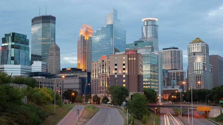 Hilton Garden Inn Downtown Minneapolis Exterior