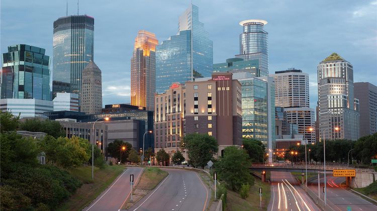 Hilton Garden Inn Downtown Minneapolis Exterior