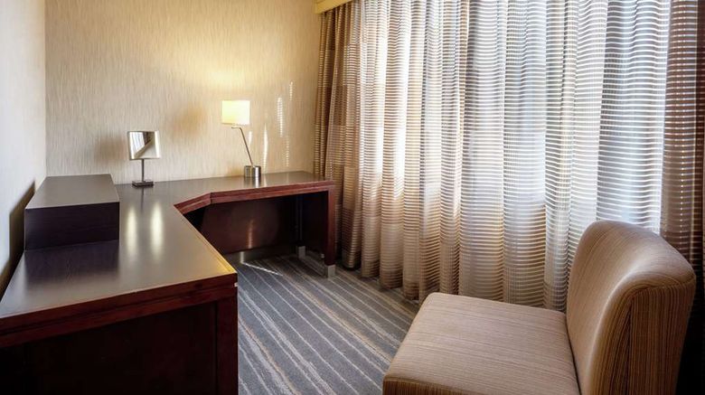 <b>Doubletree Suites by Hilton Minneapolis Room</b>. Images powered by <a href="https://iceportal.shijigroup.com/" title="IcePortal" target="_blank">IcePortal</a>.