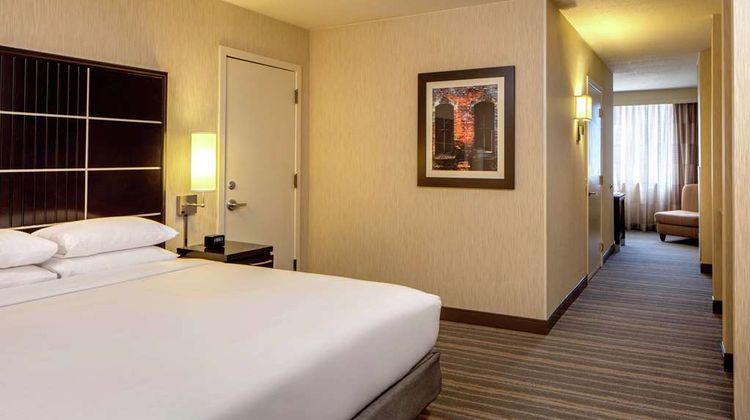 Doubletree Suites by Hilton Minneapolis Room