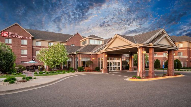 Hilton Garden Inn Maple Grove Exterior