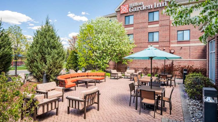 Hilton Garden Inn Maple Grove Exterior