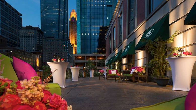 <b>Hilton Minneapolis Exterior</b>. Images powered by <a href="https://iceportal.shijigroup.com/" title="IcePortal" target="_blank">IcePortal</a>.