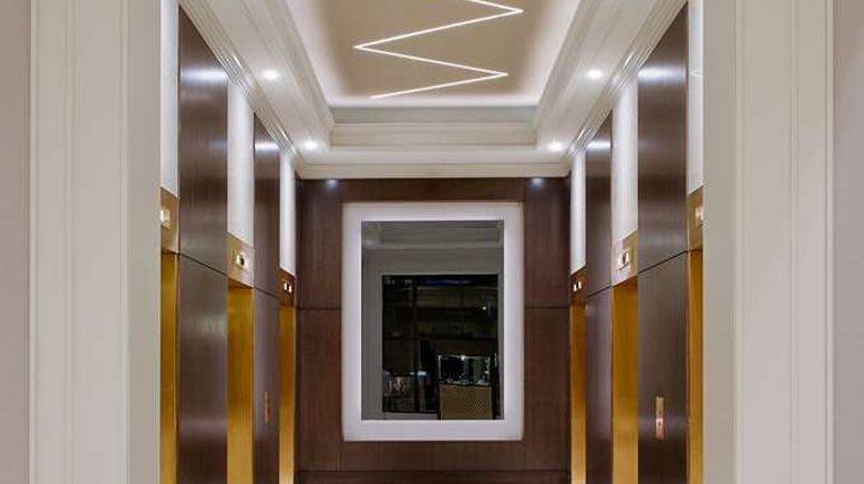<b>Hilton Minneapolis Lobby</b>. Images powered by <a href="https://iceportal.shijigroup.com/" title="IcePortal" target="_blank">IcePortal</a>.