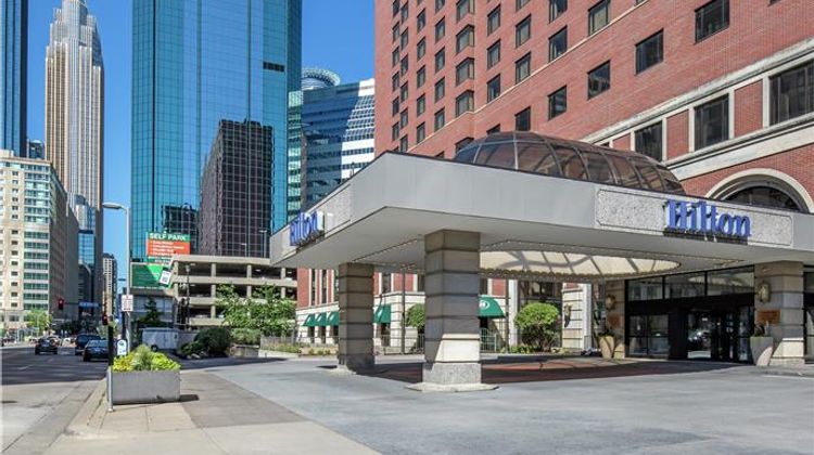 Hilton Minneapolis Exterior